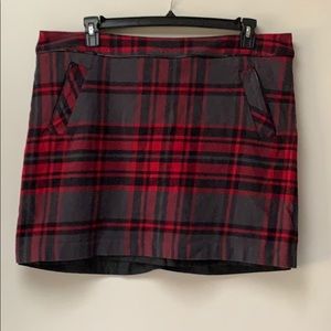 Red black and gray plaid Tommy Hilfiger skirt 18